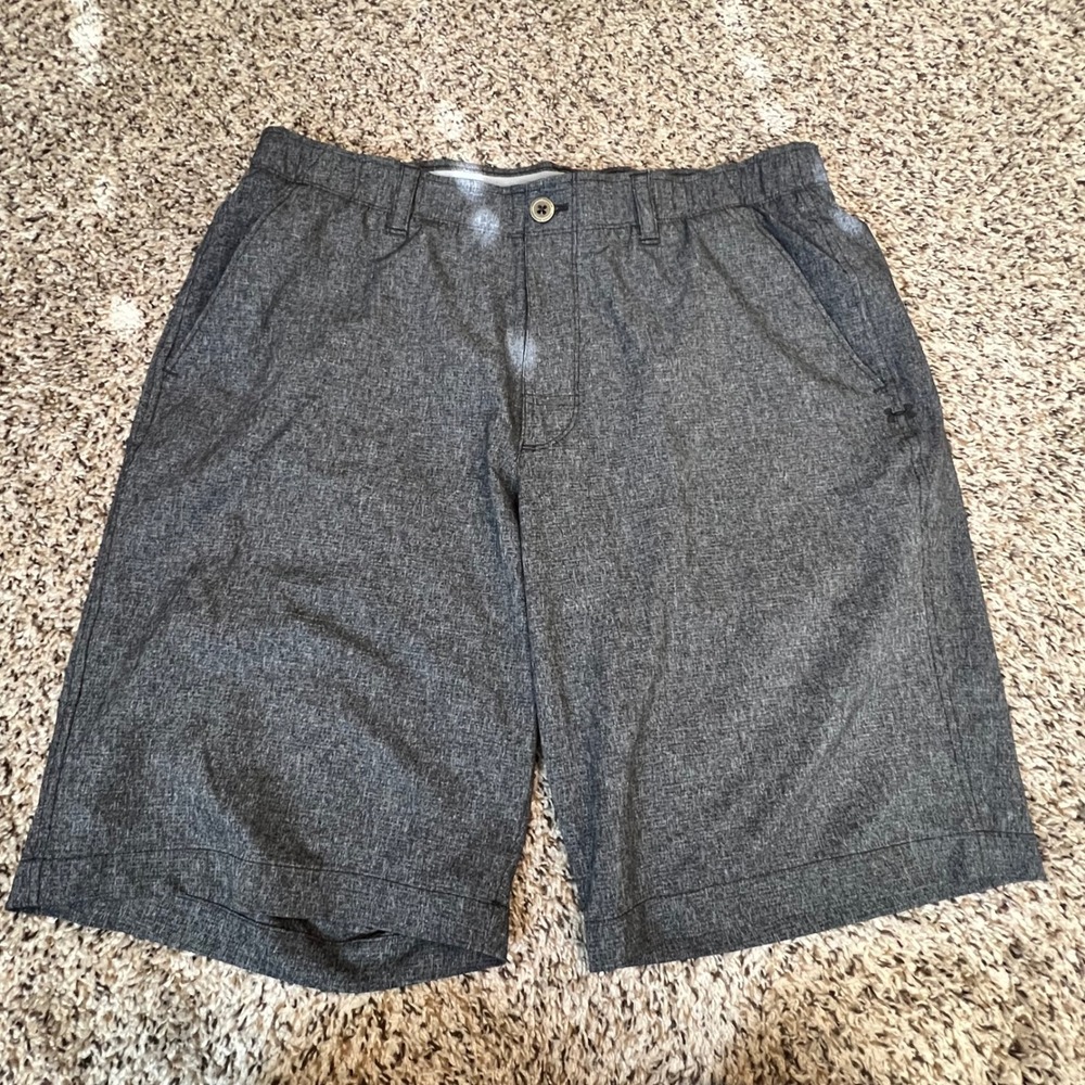 Under Armour HeatGear Mens Golf Shorts Grey Heather Loose Fit Size 36 Flat Front